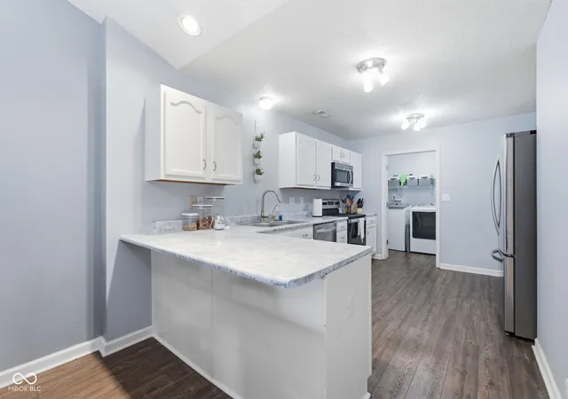 Photo 3 of Condo for sale at 5405 Allero Dr, Indianapolis, IN 46237 | MLS# 22120746 | Listing updated on 2026-10-06
