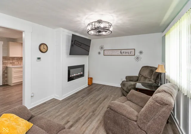 Photo 3 of Sale Pending at 7360 N County Rd 150 E, Pittsboro, IN 46167 | MLS# 22120748 | Listing updated on 2026-09-15
