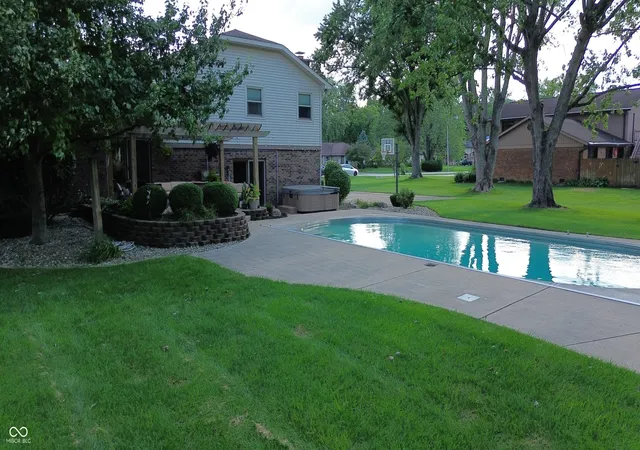 Photo 28 of Single family home for sale at 204 S Oak Blvd Dr, Greenfield, IN 46140 | MLS# 22120810 | Listing updated on 2026-10-06