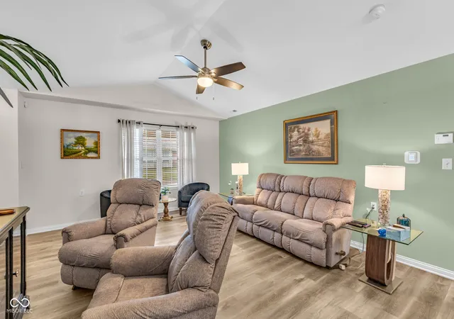 Photo 4 of Sale Pending at 10811 Cape Coral Ln, Indianapolis, IN 46229 | MLS# 22120839 | Listing updated on 2026-10-26