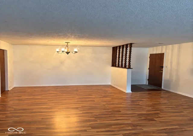 Photo 2 of Condo for sale at 1632 Queensbridge Sq #5, Indianapolis, IN 46219 | MLS# 22121024 | Listing updated on 2026-09-30