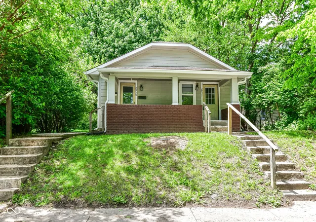 Photo 1 of Sale Pending at 2930 N Dearborn St, Indianapolis, IN 46218 | MLS# 22121036 | Listing updated on 2026-09-21
