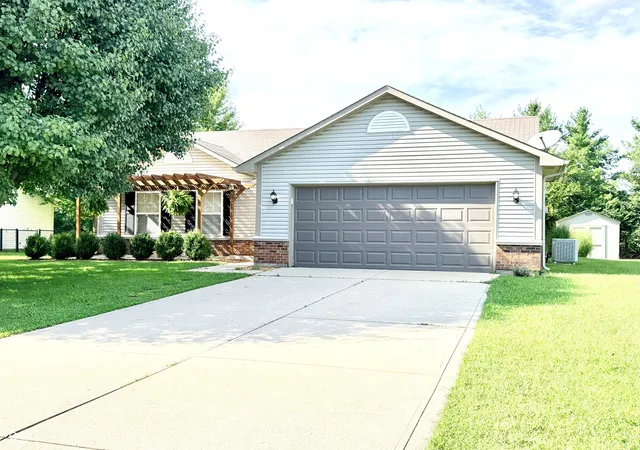 Photo 1 of Single family home for sale at 401 E New York St, Fortville, IN 46040 | MLS# 22121045 | Listing updated on 2026-09-10