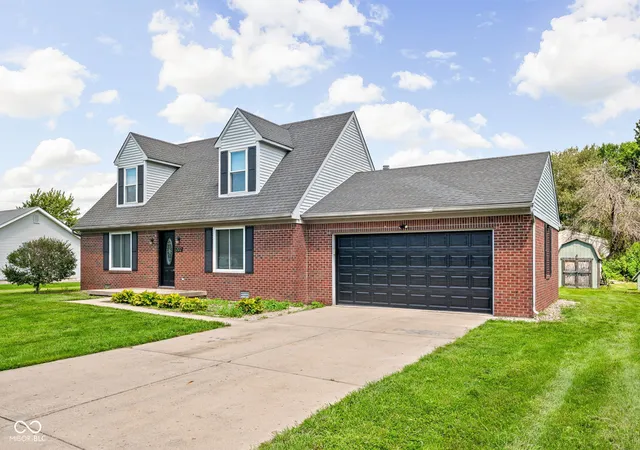 Photo 3 of Sale Pending at 202 Levi St, Lizton, IN 46149 | MLS# 22121138 | Listing updated on 2026-09-26
