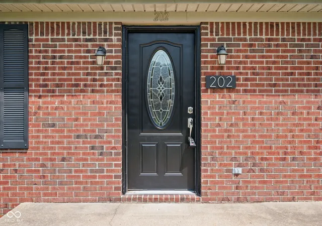 Photo 3 of Sale Pending at 202 Levi St, Lizton, IN 46149 | MLS# 22121138 | Listing updated on 2026-09-26