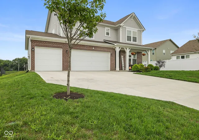 Photo 3 of Single family home for sale at 13750 N Clara Ct, Camby, IN 46113 | MLS# 22121163 | Listing updated on 2026-09-28