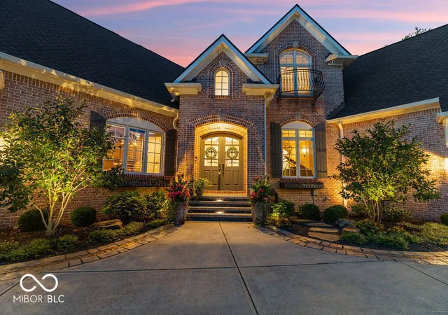 Photo 2 of Sale Pending at 15390 Whistling Ln, Carmel, IN 46033 | MLS# 22121174 | Listing updated on 2026-09-24