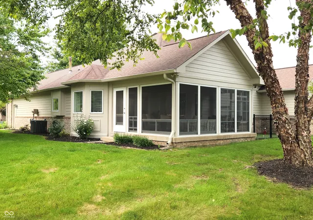 Photo 2 of Single family home for sale at 11548 Applewood Cir, Carmel, IN 46032 | MLS# 22121189 | Listing updated on 2026-09-21