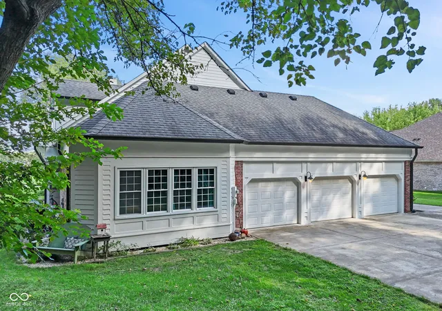 Photo 3 of Single family home for sale at 3230 N Country Club Rd, Martinsville, IN 46151 | MLS# 22121260 | Listing updated on 2026-10-01