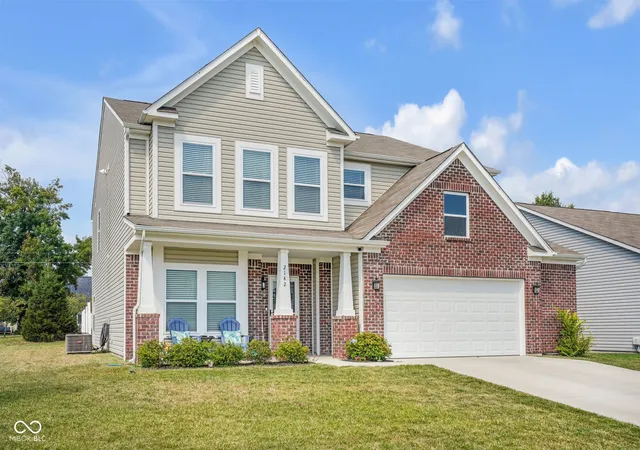Photo 3 of Single family home for sale at 2142 Beacon Ct, Columbus, IN 47201 | MLS# 22121274 | Listing updated on 2026-09-10
