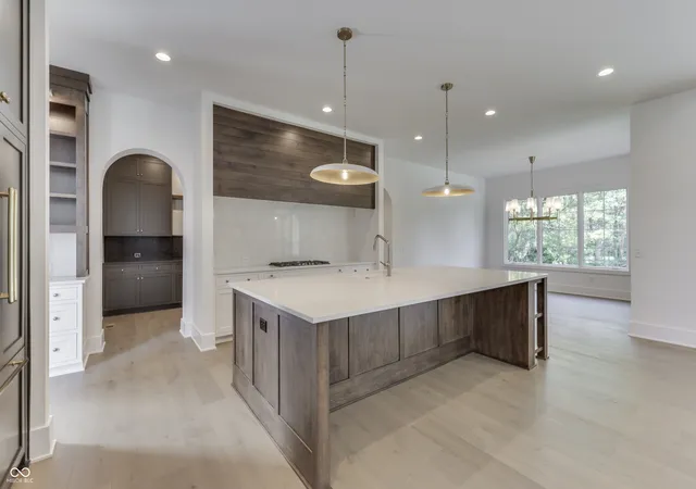 Photo 4 of Single family home for sale at 10880 Dartmoor Ct, Zionsville, IN 46077 | MLS# 22121364 | Listing updated on 2026-09-21