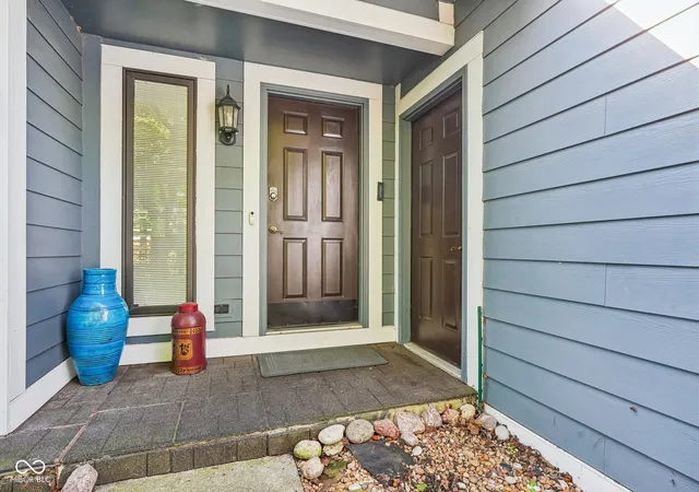 Photo 2 of Single family home for sale at 10933 Geist Woods South Dr, Indianapolis, IN 46256 | MLS# 22121431 | Listing updated on 2026-10-02