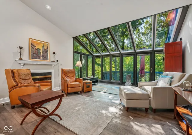 Photo 4 of Sale Pending at 10933 Geist Woods South Dr, Indianapolis, IN 46256 | MLS# 22121431 | Listing updated on 2026-10-14