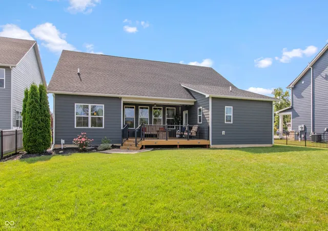 Photo 3 of Sale Pending at 2863 Simsbury Ln, Brownsburg, IN 46112 | MLS# 22121504 | Listing updated on 2026-09-10