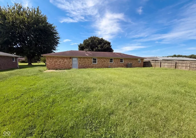 Photo 4 of Single family home for sale at 2584 E Phylbeck Ave, Terre Haute, IN 47805 | MLS# 22121827 | Listing updated on 2026-10-23