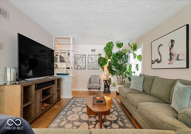Photo 4 of Single family home for sale at 1134 E 56Th St, Indianapolis, IN 46220 | MLS# 22121841 | Listing updated on 2026-09-29