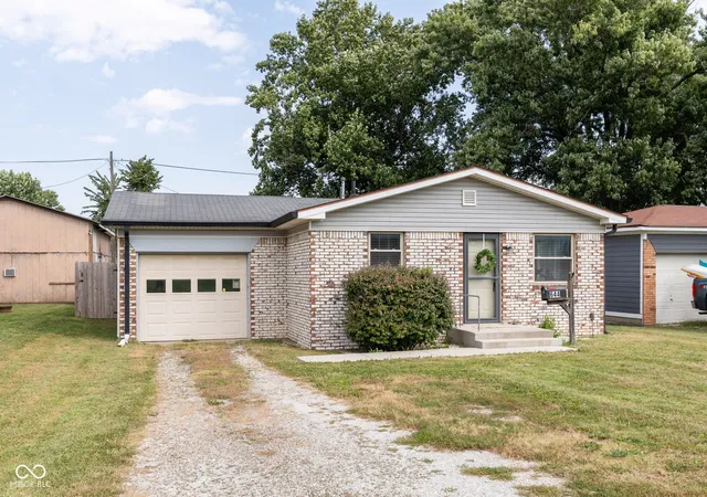 Photo 2 of Single family home for sale at 644 South St, Noblesville, IN 46060 | MLS# 22121895 | Listing updated on 2026-09-24