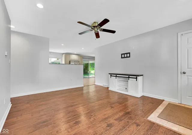 Photo 4 of Single family home for sale at 1105 Brookside Ln, Plainfield, IN 46168 | MLS# 22121922 | Listing updated on 2026-09-21