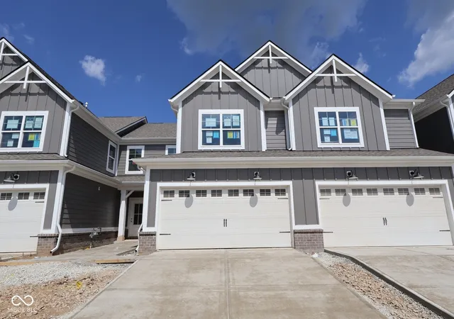 Photo 2 of Sale Pending at 12570 Cattle Ridge Dr, Noblesville, IN 46060 | MLS# 22122002 | Listing updated on 2026-09-28