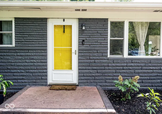 Photo 3 of Single family home for sale at 187 E County Road 200 S, Danville, IN 46122 | MLS# 22122022 | Listing updated on 2026-09-30