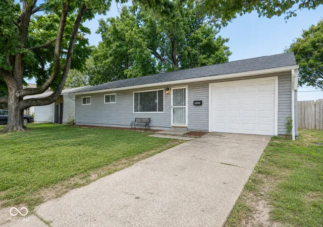 Photo 2 of Single family home for sale at 4608 Hollister Dr, Indianapolis, IN 46222 | MLS# 22122073 | Listing updated on 2026-09-26