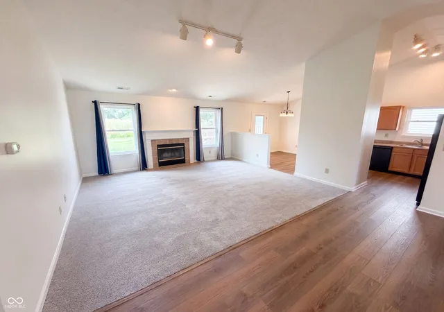 Photo 3 of Single family home for sale at 9 English Grn, Westfield, IN 46074 | MLS# 22122080 | Listing updated on 2026-09-24