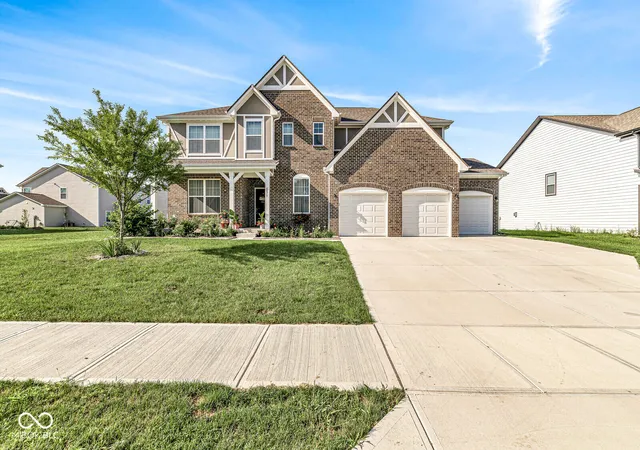 Photo 3 of Single family home for sale at 6475 Whitecap Ln, Brownsburg, IN 46112 | MLS# 22122120 | Listing updated on 2026-09-23