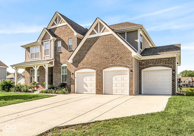 Photo 4 of Single family home for sale at 6475 Whitecap Ln, Brownsburg, IN 46112 | MLS# 22122120 | Listing updated on 2026-09-23