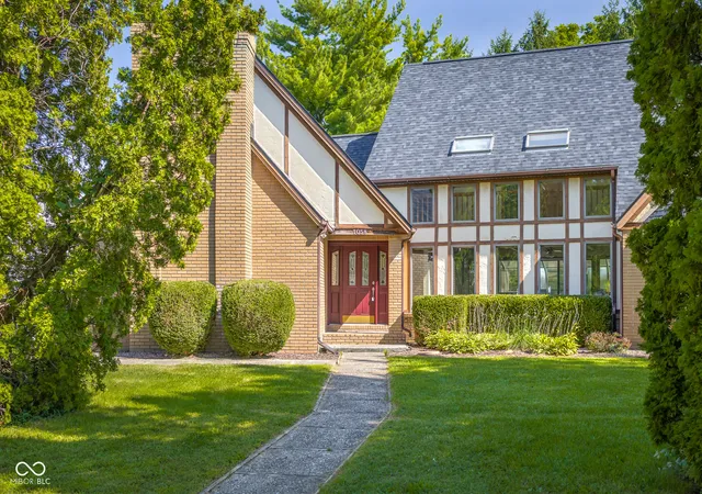 Photo 2 of Single family home for sale at 1058 Junco Dr, Columbus, IN 47203 | MLS# 22122133 | Listing updated on 2026-09-15