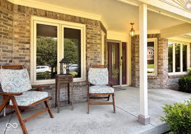 Photo 2 of Single family home for sale at 939 Silver Creek Wy, Greenwood, IN 46142 | MLS# 22122212 | Listing updated on 2026-09-21