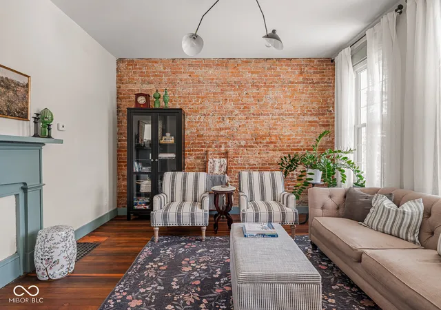 Photo 2 of Single family home for sale at 1022 E Ohio St, Indianapolis, IN 46202 | MLS# 22122213 | Listing updated on 2026-10-19