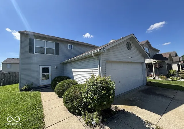 Photo 1 of Single family home for sale at 11417 Smoothbark Dr, Indianapolis, IN 46235 | MLS# 22122220 | Listing updated on 2026-09-29
