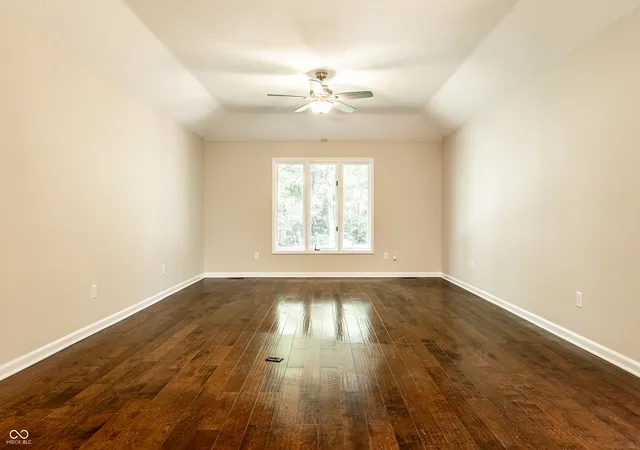 Photo 4 of Sale Pending at 9340 W Point Pl, Indianapolis, IN 46268 | MLS# 22122258 | Listing updated on 2026-10-19