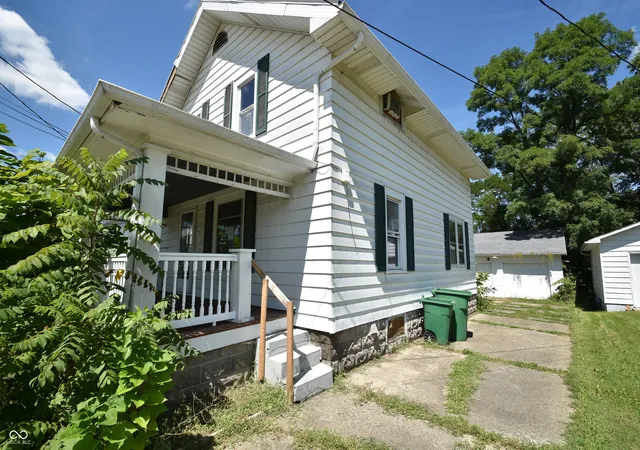 Photo 3 of Sale Pending at 2016 Spring St, New Castle, IN 47362 | MLS# 22122482 | Listing updated on 2026-09-29
