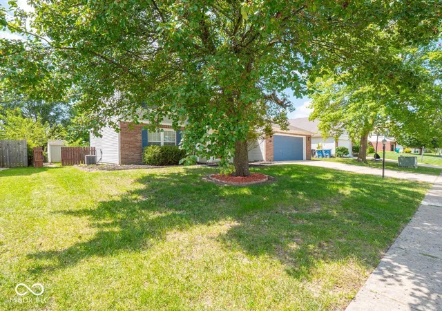 Photo 3 of Single family home for sale at 638 Austrian Wy, Avon, IN 46123 | MLS# 22122511 | Listing updated on 2026-09-29