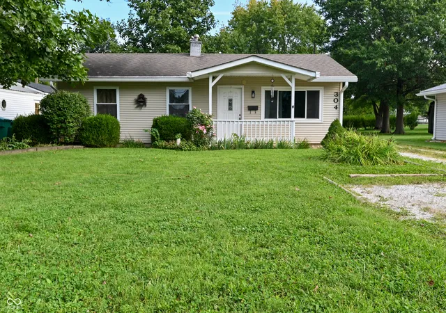 Photo 1 of Single family home for sale at 304 E Park, Plainfield, IN 46168 | MLS# 22122568 | Listing updated on 2026-09-11