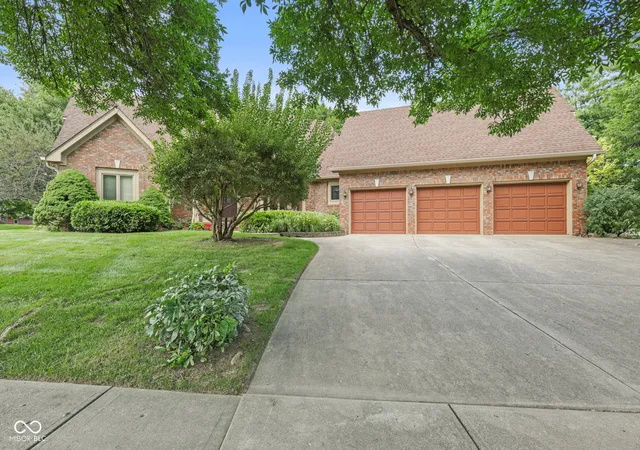 Photo 1 of Sale Pending at 420 Austin Ln, Greenwood, IN 46142 | MLS# 22122611 | Listing updated on 2026-09-14