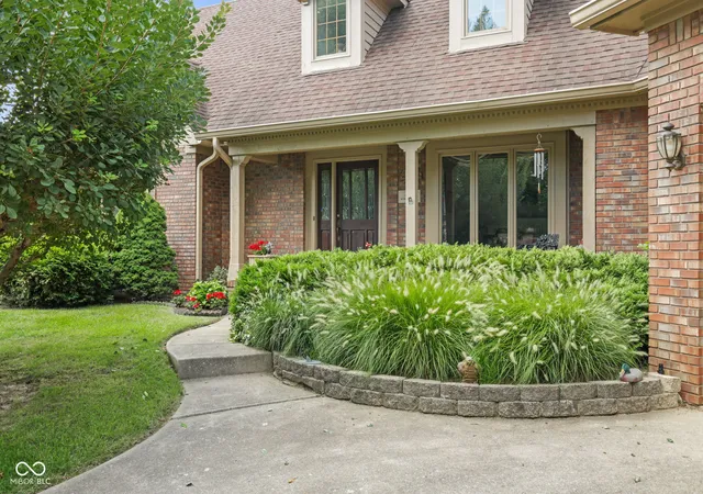 Photo 2 of Sale Pending at 420 Austin Ln, Greenwood, IN 46142 | MLS# 22122611 | Listing updated on 2026-09-14