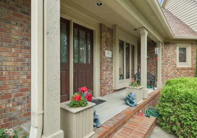 Photo 3 of Sale Pending at 420 Austin Ln, Greenwood, IN 46142 | MLS# 22122611 | Listing updated on 2026-09-14