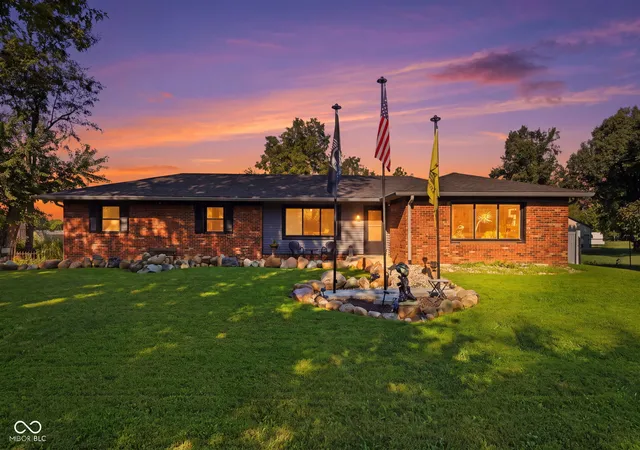 Photo 1 of Single family home for sale at 5638 Gray Rd Sw, Indianapolis, IN 46237 | MLS# 22122613 | Listing updated on 2026-09-30