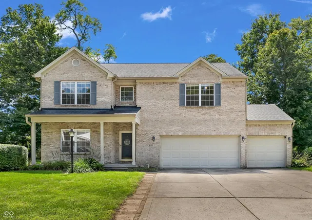 Photo 1 of Single family home for sale at 6127 Maple Branch Pl, Indianapolis, IN 46221 | MLS# 22122621 | Listing updated on 2026-09-25