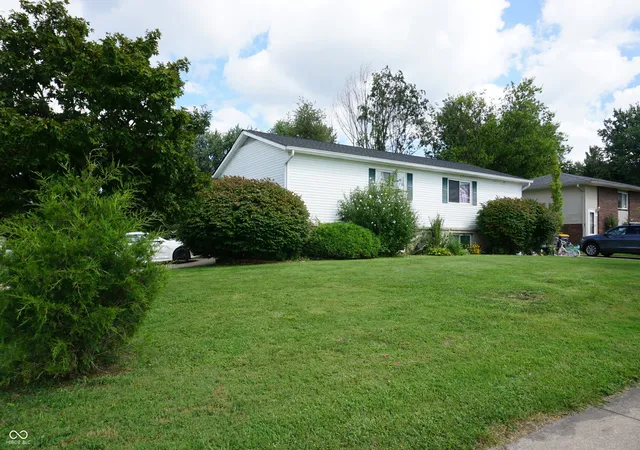 Photo 1 of Sale Pending at 703 S Park Square Dr, Bloomington, IN 47403 | MLS# 22122661 | Listing updated on 2026-09-23