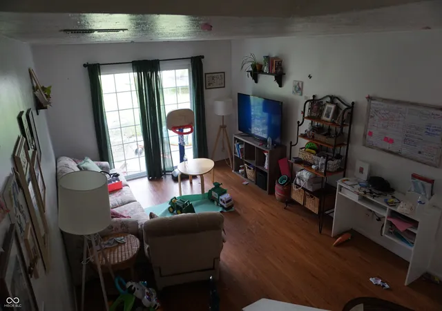 Photo 4 of Sale Pending at 703 S Park Square Dr, Bloomington, IN 47403 | MLS# 22122661 | Listing updated on 2026-09-23
