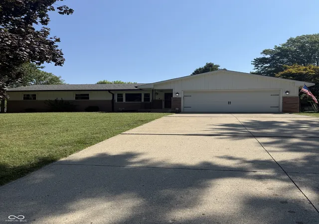 Photo 1 of Sale Pending at 721 Lindenwood Dr, Greenwood, IN 46142 | MLS# 22122705 | Listing updated on 2026-09-10