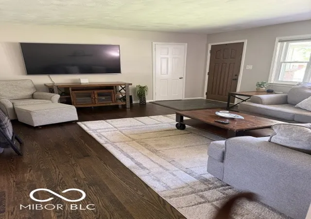 Photo 2 of Sale Pending at 721 Lindenwood Dr, Greenwood, IN 46142 | MLS# 22122705 | Listing updated on 2026-09-10