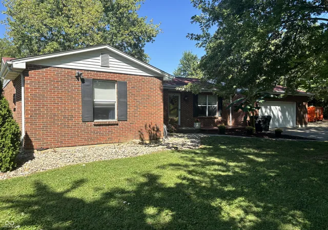 Photo 4 of Sale Pending at 2216 Jenny Lynn Dr, Lawrenceburg, IN 47025 | MLS# 22122719 | Listing updated on 2026-09-23