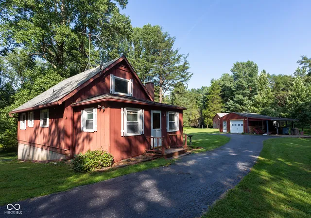 Photo 1 of Single family home for sale at 9312 Spearsville Rds, Morgantown, IN 46160 | MLS# 22122781 | Listing updated on 2026-09-21