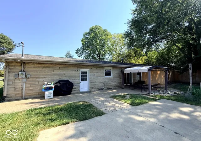 Photo 3 of Single family home for sale at 4370 N 200 West, Columbus, IN 47201 | MLS# 22122783 | Listing updated on 2026-09-10