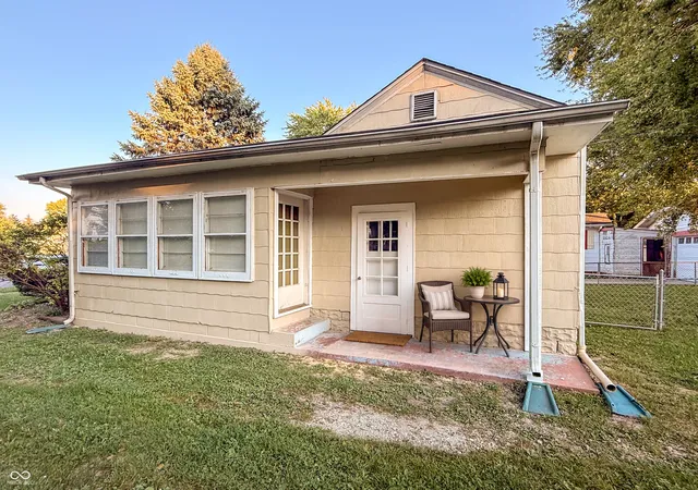 Photo 2 of Single family home for sale at 3619 Andover Rd, Anderson, IN 46013 | MLS# 22122796 | Listing updated on 2026-09-24