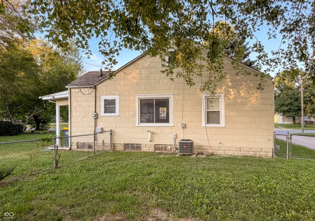 Photo 3 of Single family home for sale at 3619 Andover Rd, Anderson, IN 46013 | MLS# 22122796 | Listing updated on 2026-09-24